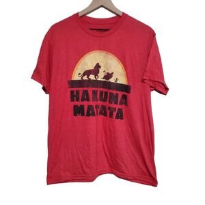 Disney "Hakuna Matata" Lion King T- Shirt Shirt Sleeve Red Size Large